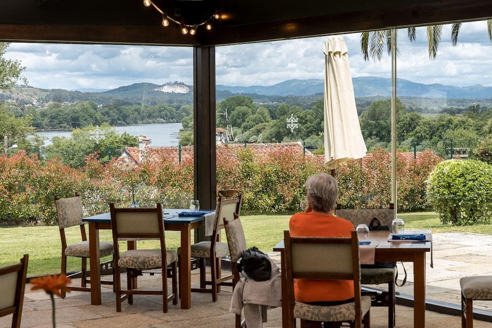 Parador De Tui Esterno foto